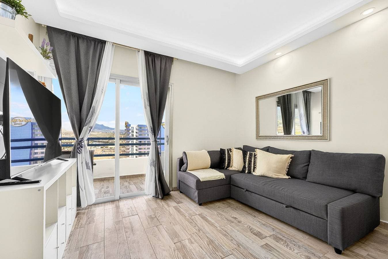 Foto 2 von 48: Ferienwohnung für 6 Personen mit Meerblick