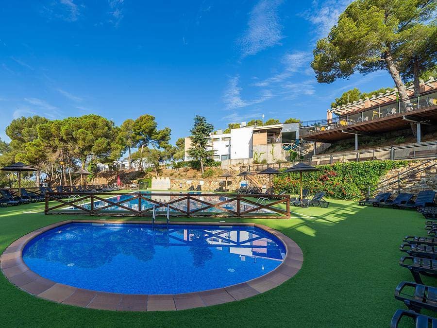 Foto 9 von 83: Camping Cala Llevado - Sea Green By Sunêlia - Chalet 2 personen - Low Cost 1 Zimmer ohne Sanitäranlagen