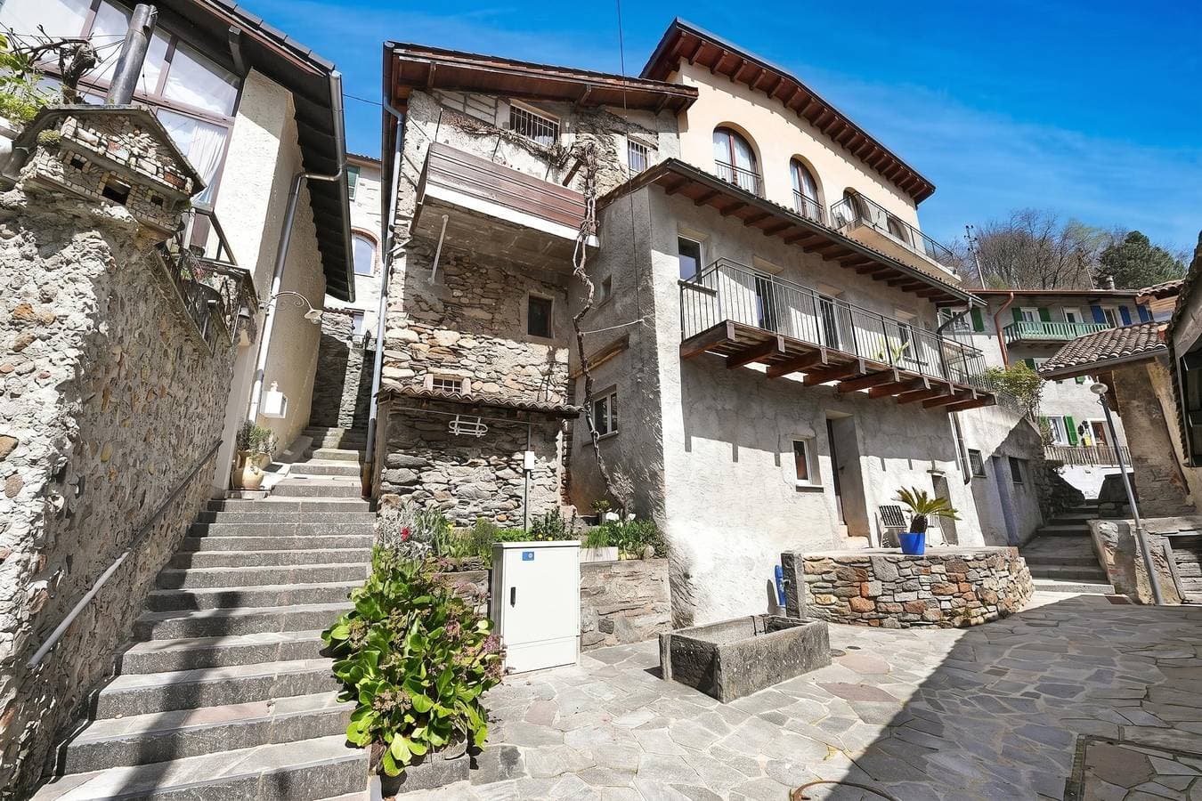Foto 10 von 31: Casa Lara: Cosy Alpine Home Near Lugano + Garden (Sleeps 5)