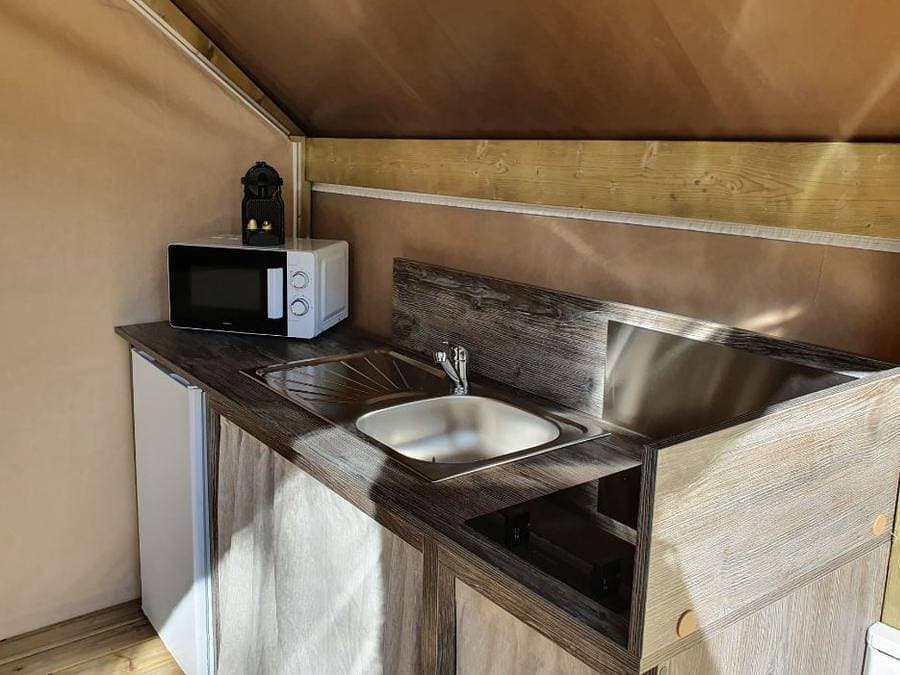 Foto 5 von 41: Camping La Pinède - Wohnzelt auz holz 4 personen - Saleccia