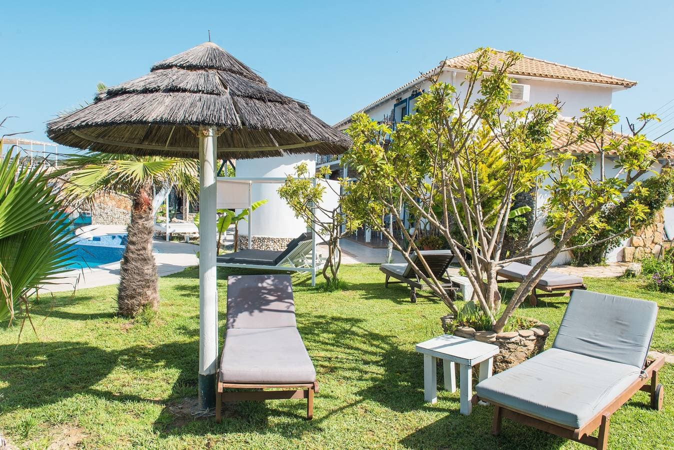 Foto 13 von 21: Mirage Arillas Honeymoon Studio mit Meerblick, Gemeinschaftspool und WLAN