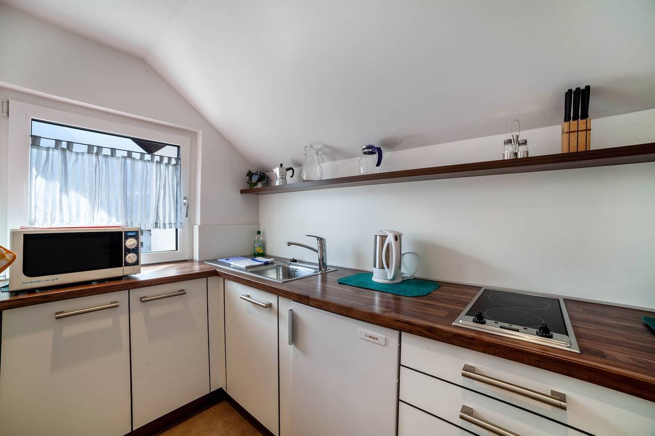 Foto 10 von 23: Ferienwohnung "Schnitzer - Enzian" mit Bergblick, WLAN, Balkon & Garten