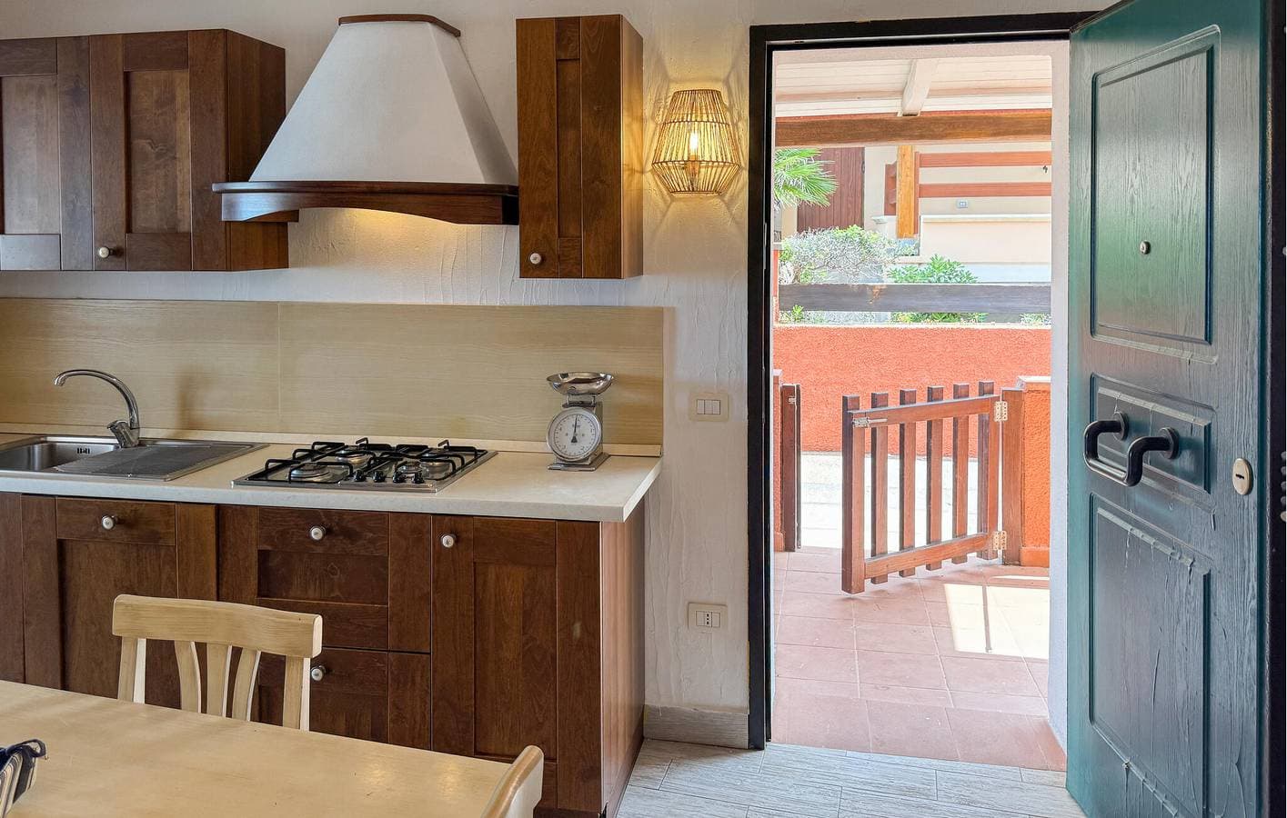 Foto 4 von 21: Apartment mit Meerblick, Terrasse und AC, 2 km zum Strand