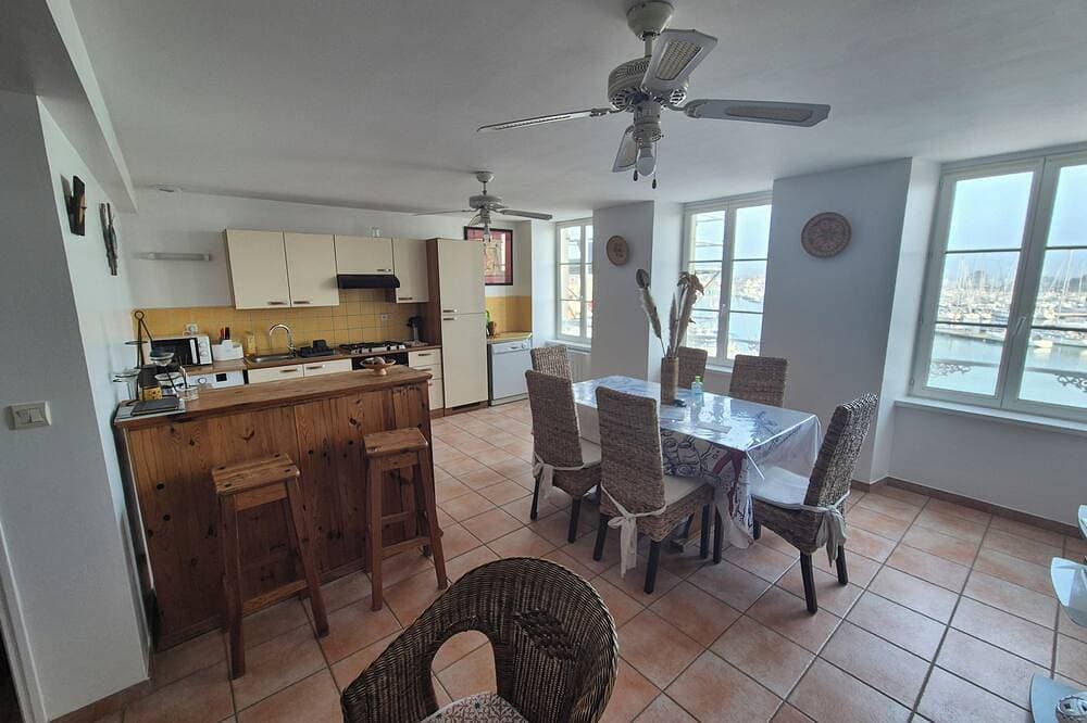 Foto 10 von 14: Apartment blue bay classified 3 stars clevacances on the port in center