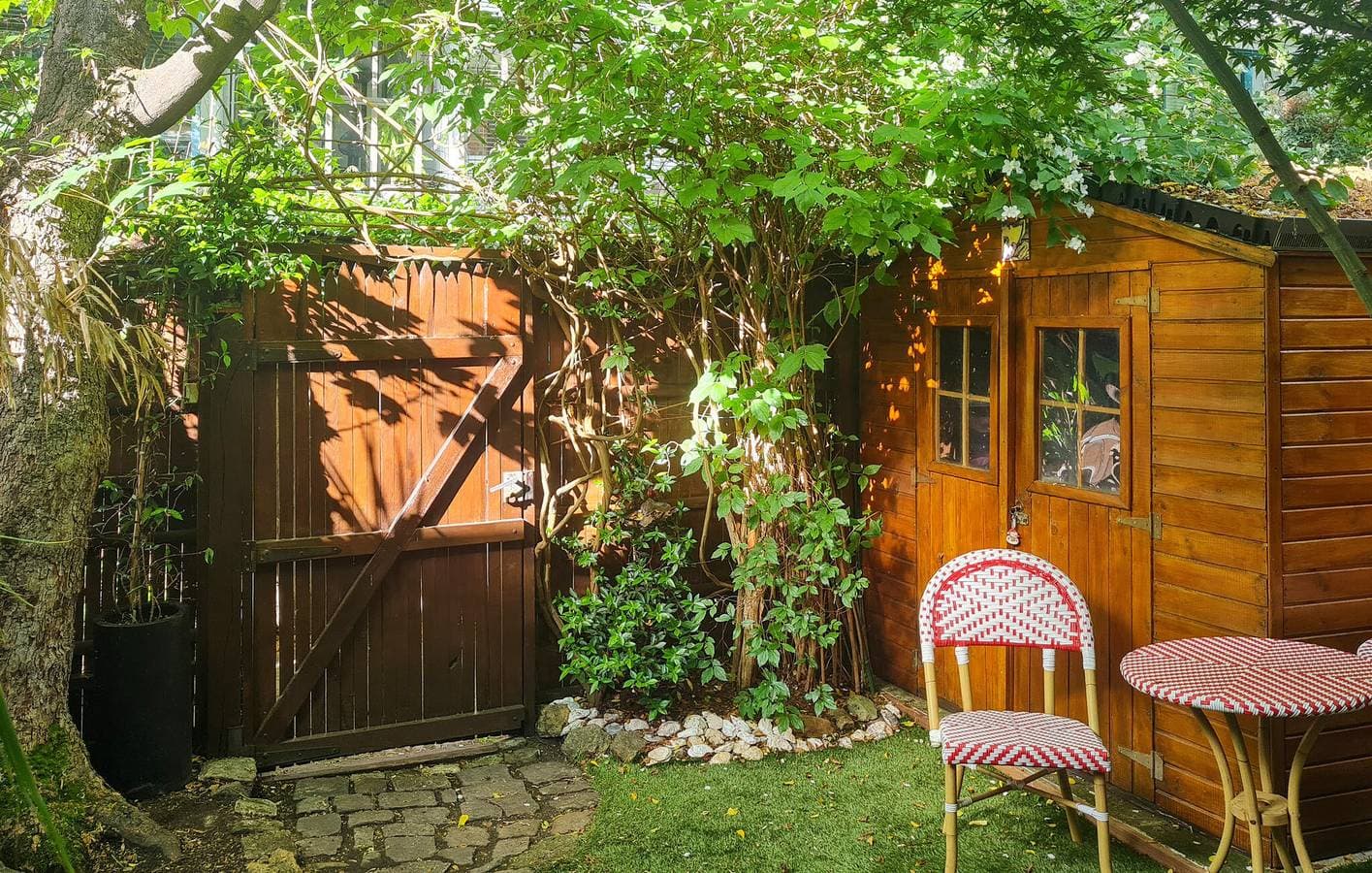 Foto 10 von 24: Gemütliches Gartenhäuschen mit Terrasse, WiFi - Montrouge