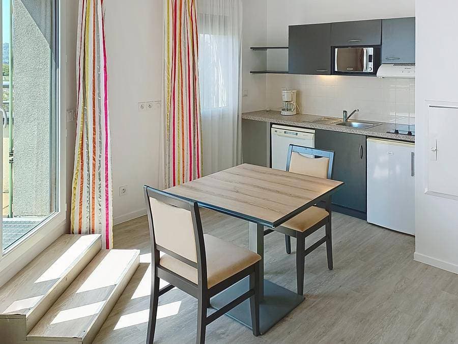 Foto 6 von 37: Terres de France - Appart Hotel Rouen Flaubert - Studio 2 personen - Doppelbett