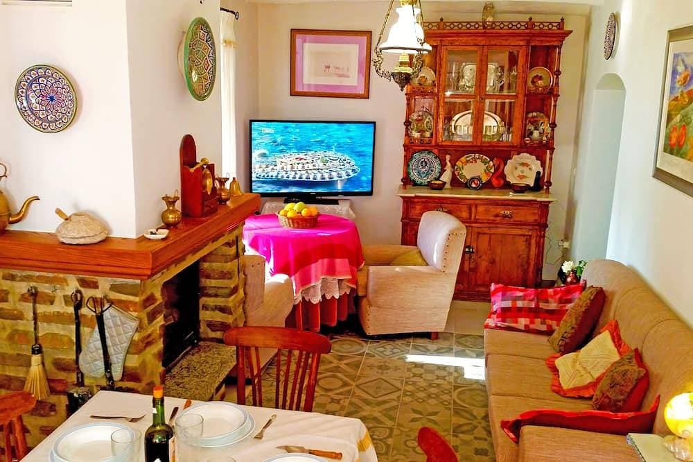 Foto 7 von 30: Classic Andalusian Villa, Surrounded By Orange Trees, Fountains. Private Pool.
