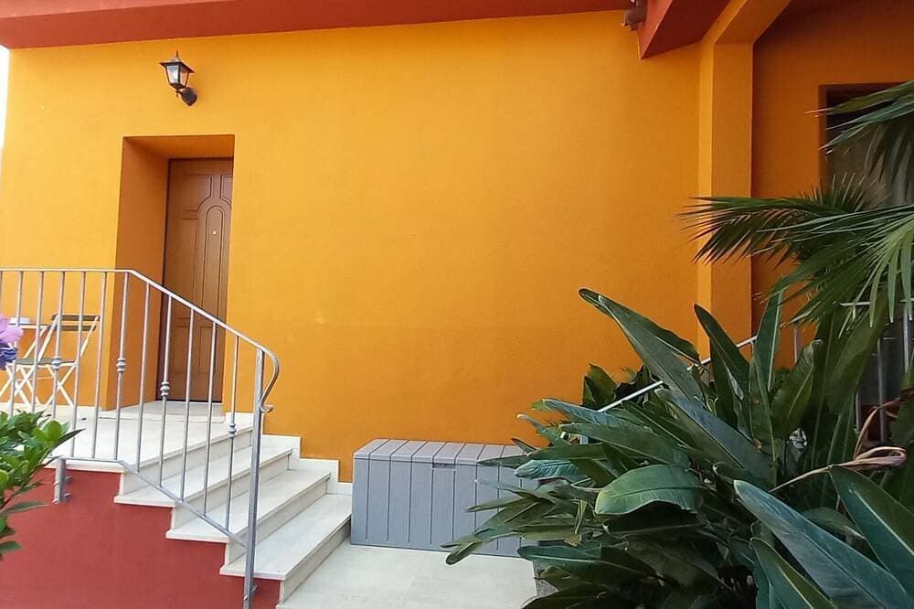 Foto 8 von 25: 100 sqm apartment in South Sardinia Capoterra. Sea nature and sunshine all year round.