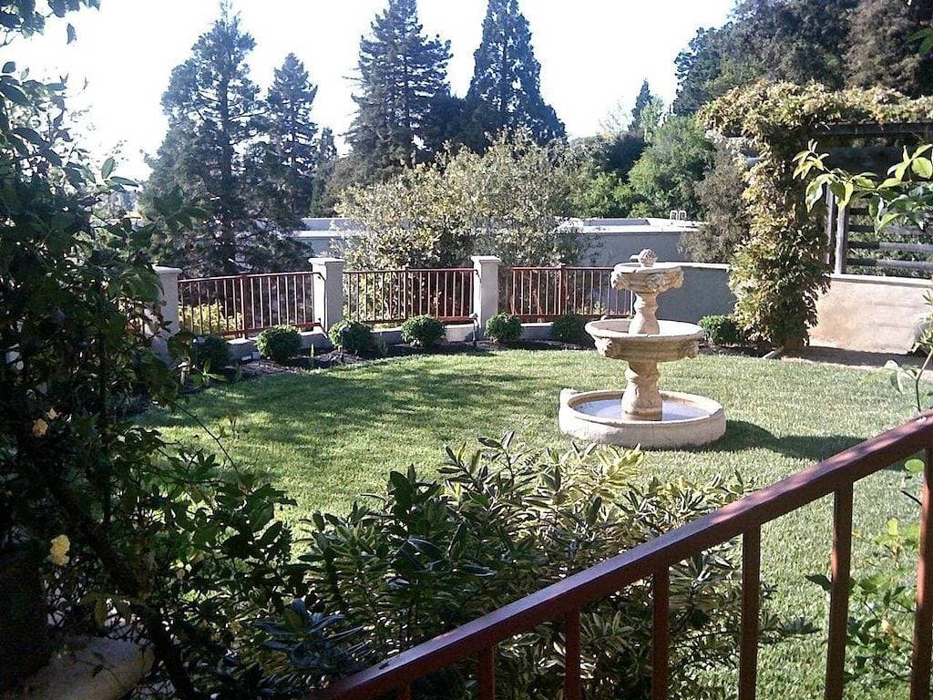 Foto 2 von 26: Ruhige, elegante Wohnung mit schöner Aussicht und terrassierten Gärten