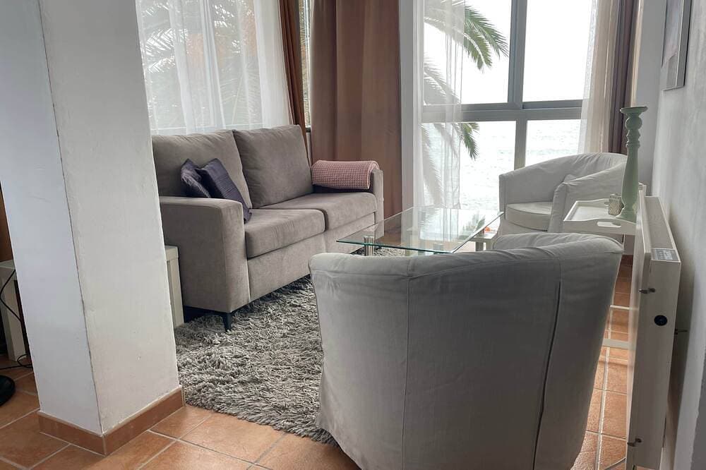 Beach Front Apartment 'Oden 6' mit einem halbprivaten Strand, Altea 1