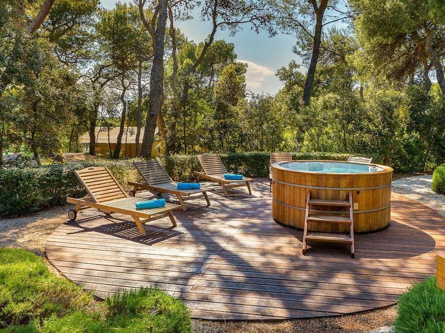 Foto 10 von 33: Arena One99 Glamping - Zelt 2 personen - Mini-Lodge