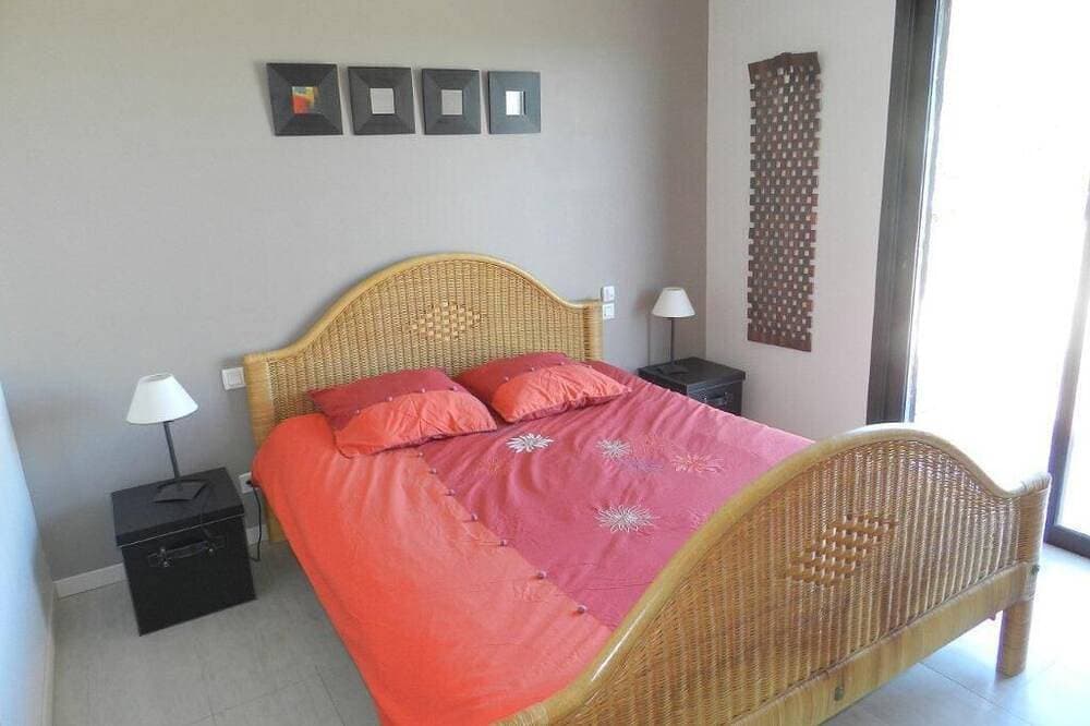 Foto 3 von 24: Beautiful villa, sea view, walking distance to the beach, heated infinity pool