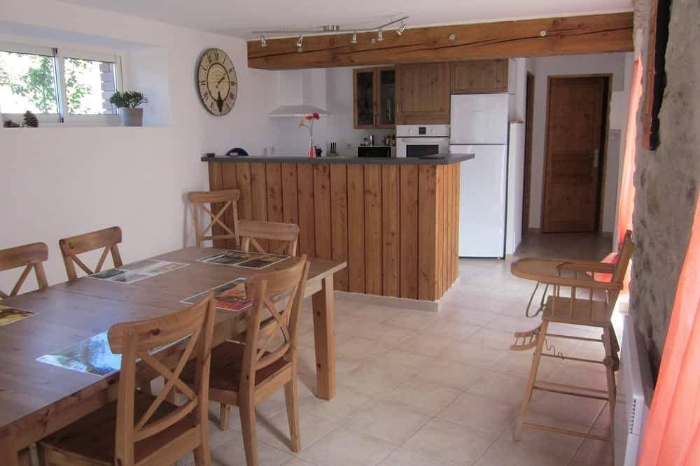 Foto 11 von 12: Großes Ferienhaus in einem Bauernhaus aus Stein, typisch für die südliche Ardèche