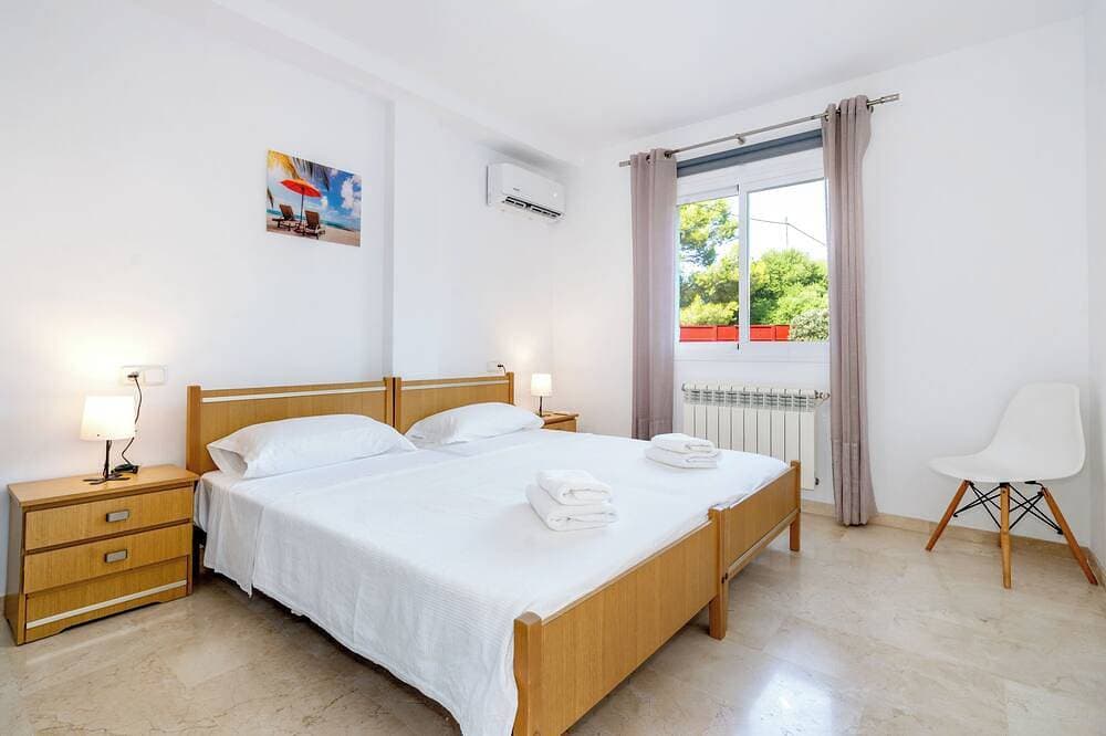 Foto 9 von 30: Tolle Villa Mit Pool, Grill, WLAN, Strand, Meer, 3 Schlafzimmer + 3 Bäder