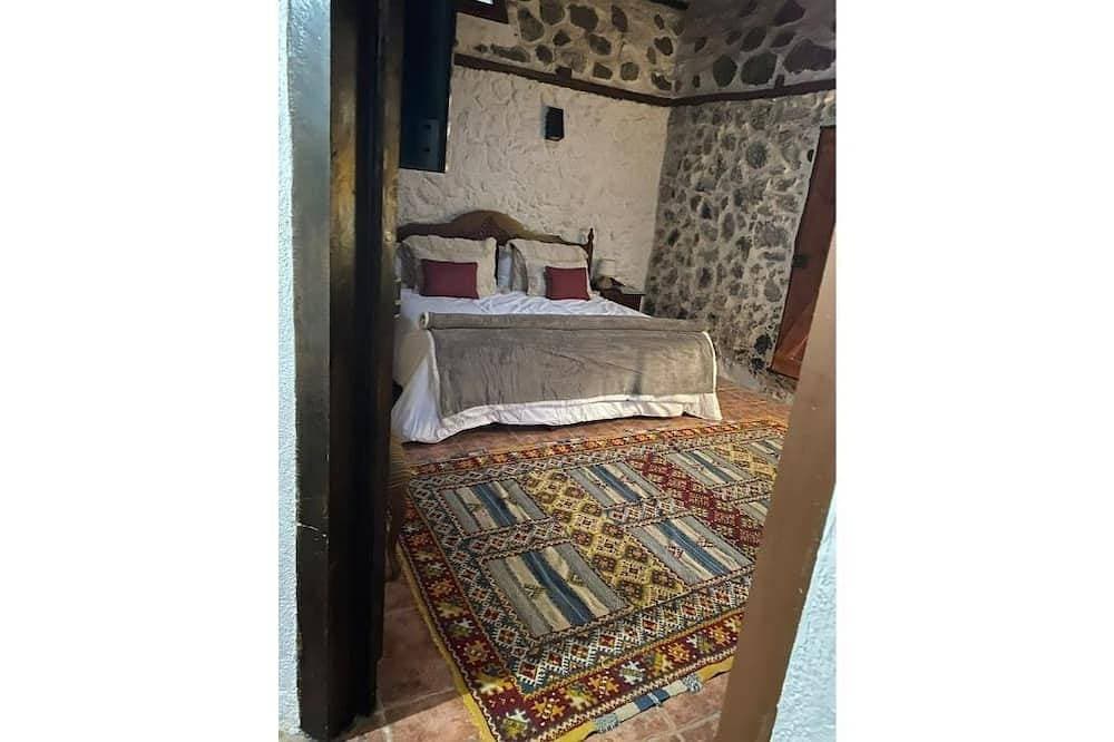 Foto 3 von 30: Traditionelles kanarisches Haus (1940) mit Blick auf den Teide