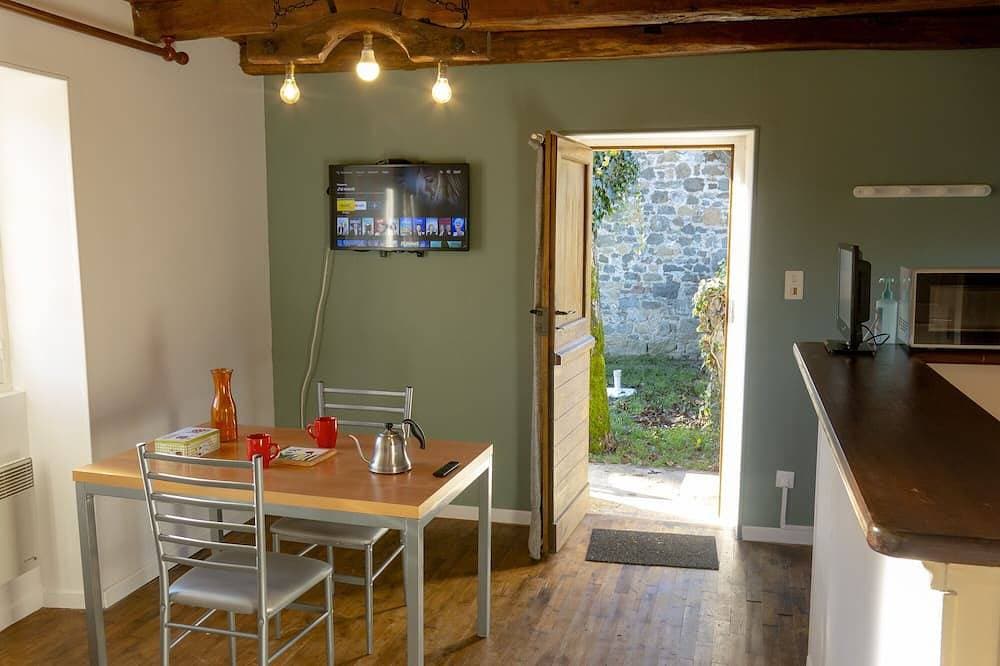 Foto 5 von 9: Maisonette in Corrèze | Wifi, TV, Terrasse und Grill, private Grünflächen