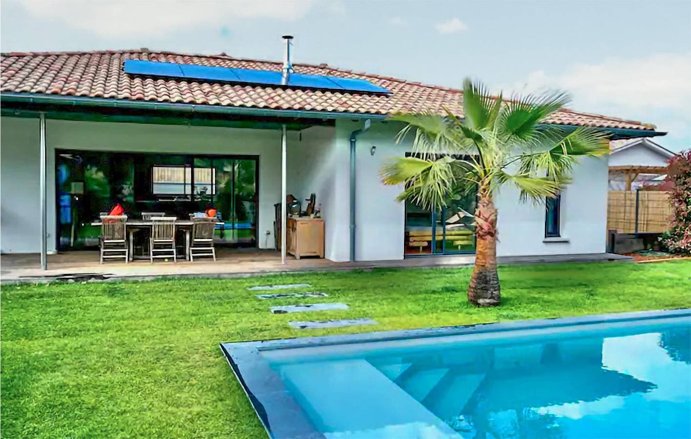 Gemütliche 120 qm Wohnung mit Pool, Garten & WiFi 1
