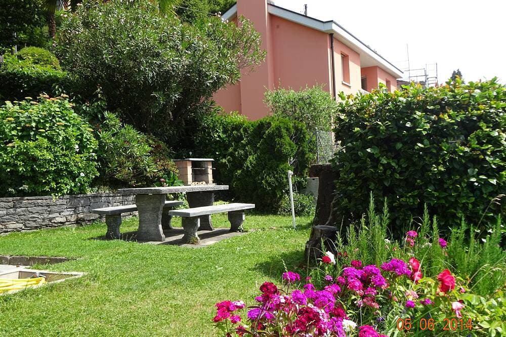 Foto 8 von 30: Erleben Sie Palmen, Pool und Panorama: Casa Belsito, Orselina, am Lago Maggiore