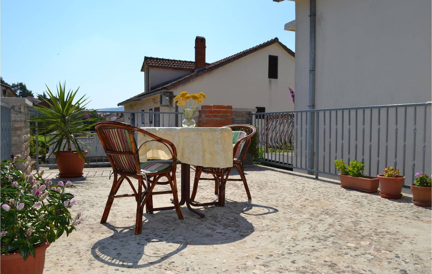 Foto 5 von 20: Gemütliche Wohnung mit Terrasse, WLAN und Parkplatz, 2,5 km vom Strand entfernt