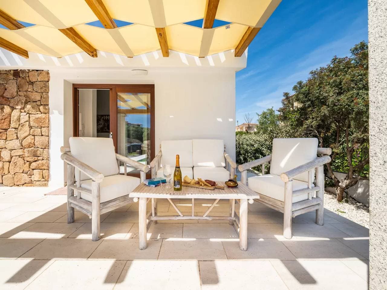 Elegante Villa mit privatem Pool in San Teodoro 1