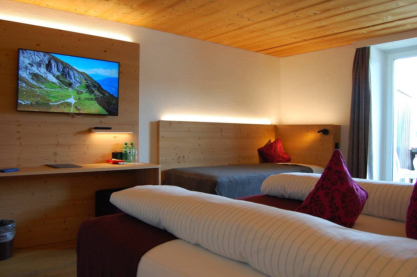 Foto 4 von 13: Hotel Bellevue Flims - Doppelzimmer Economy