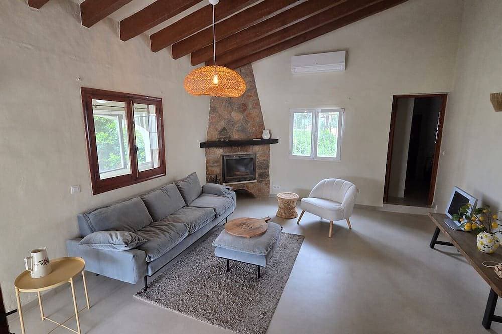 Foto 10 von 30: Beautiful family villa with pool. Between nature and close to the coast of Denia
