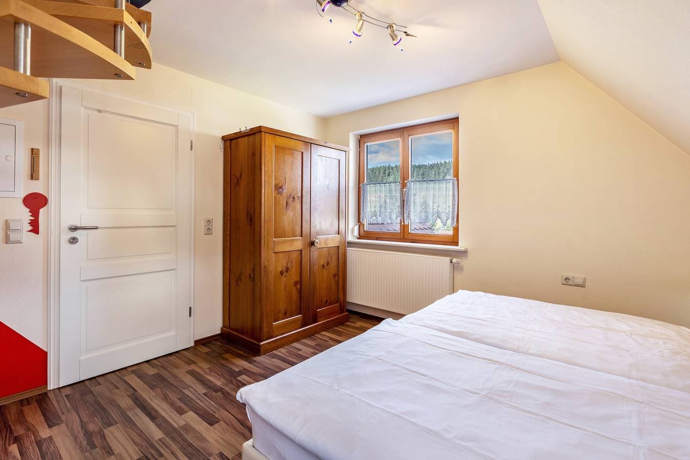 Foto 10 von 20: Ferienwohnung "Dachspitz - Junges Wohnen" mit Gemeinschaftsgarten und WLAN