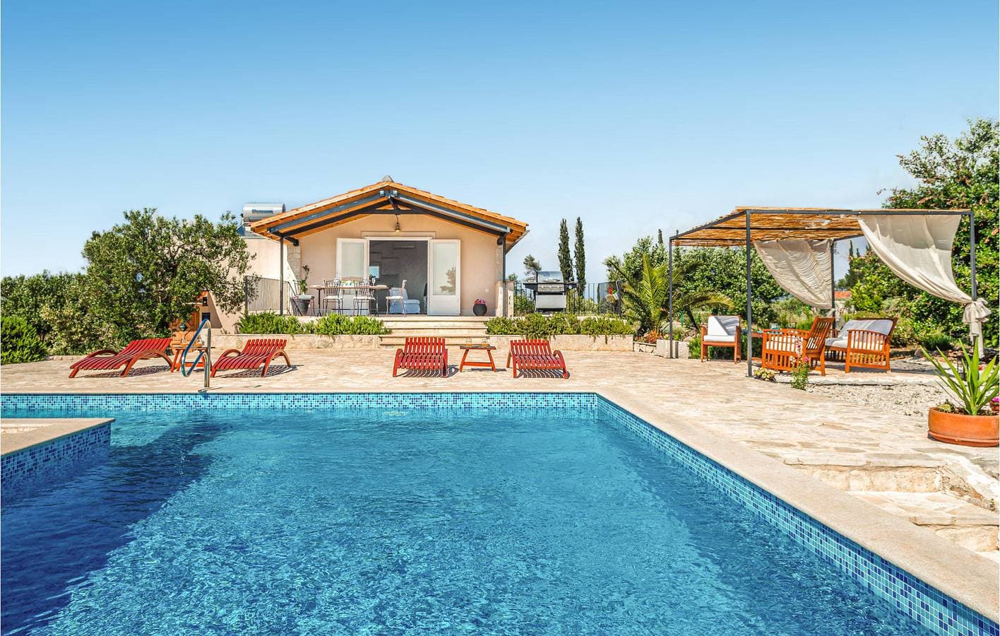 Foto 7 von 44: Gemütliche 2-Zimmer-Wohnung mit Pool, WLAN und Terrasse, 900 m vom Strand entfernt