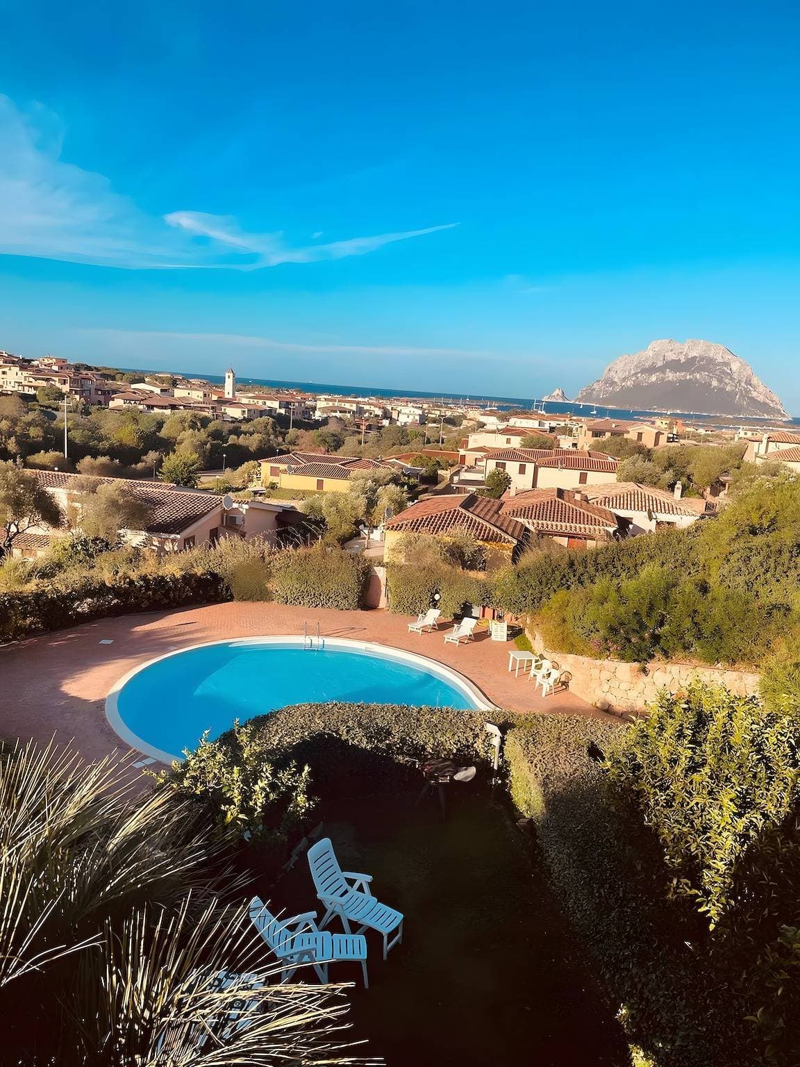 Foto 2 von 25: Ferienwohnung 'Tavolara Porto San Paolo E2' mit Meerblick, Gemeinschaftspool und Klimaanlage