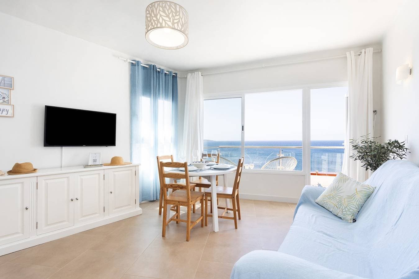 Foto 2 von 26: Ferienwohnung für 4 Personen mit Terrasse