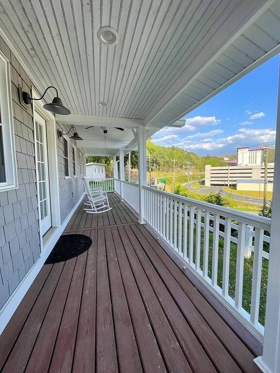 Foto 11 von 21: Poppy's Cottage-Walk to the Casino! WiFi available & Motorcycle Friendly