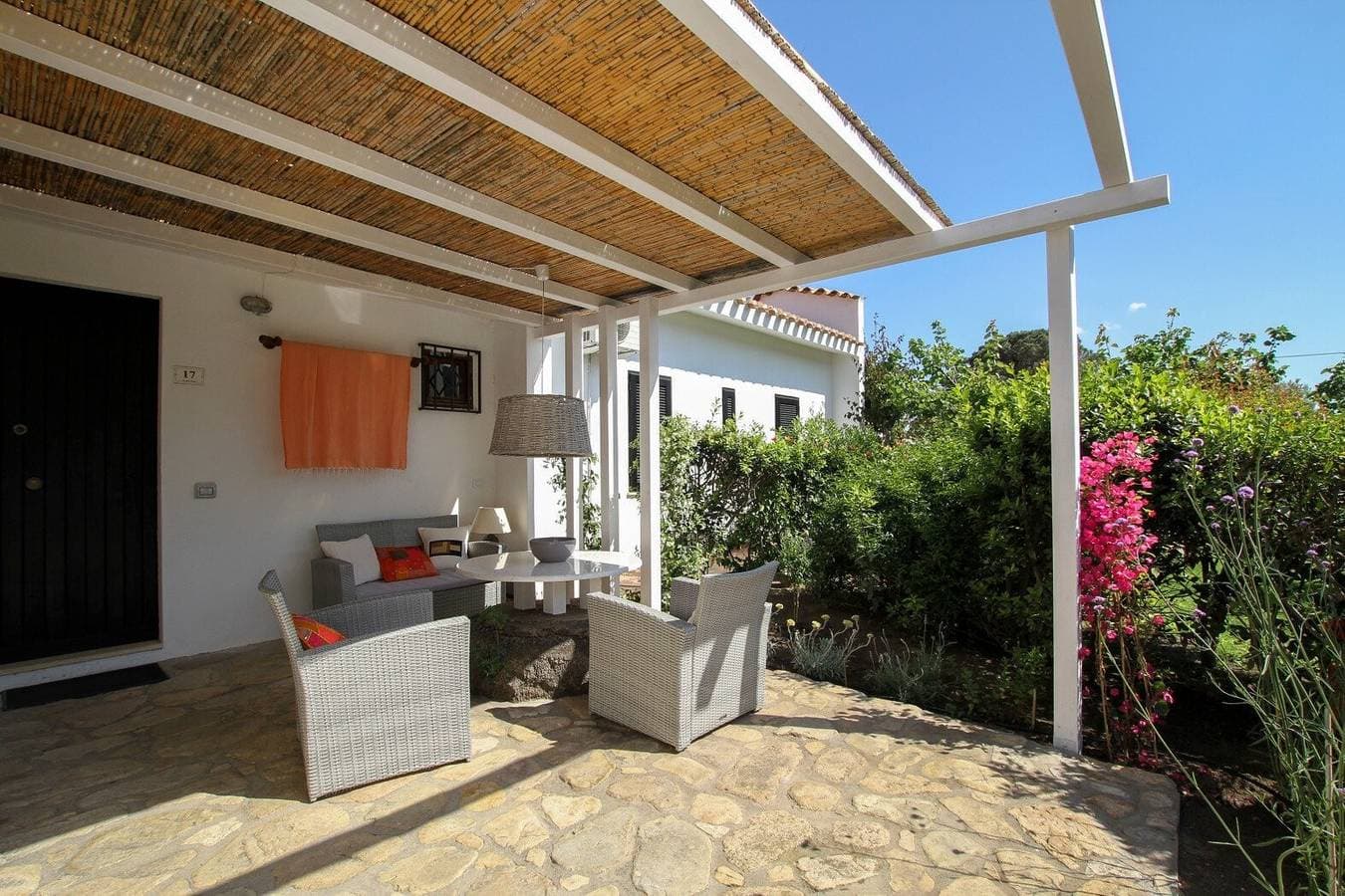 Foto 6 von 27: Villa '12' mit privater Terrasse, WLAN und Klimaanlage