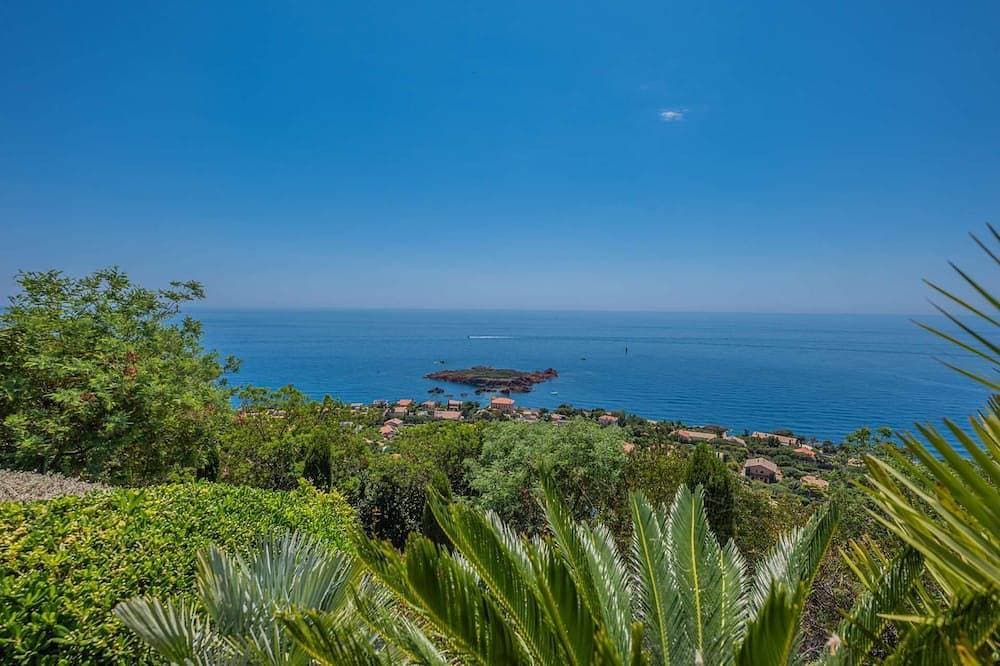 Foto 4 von 5: Saint-Raphaël Anthéor – Exceptional Villa With Swimming Pool And Panoramic Sea View