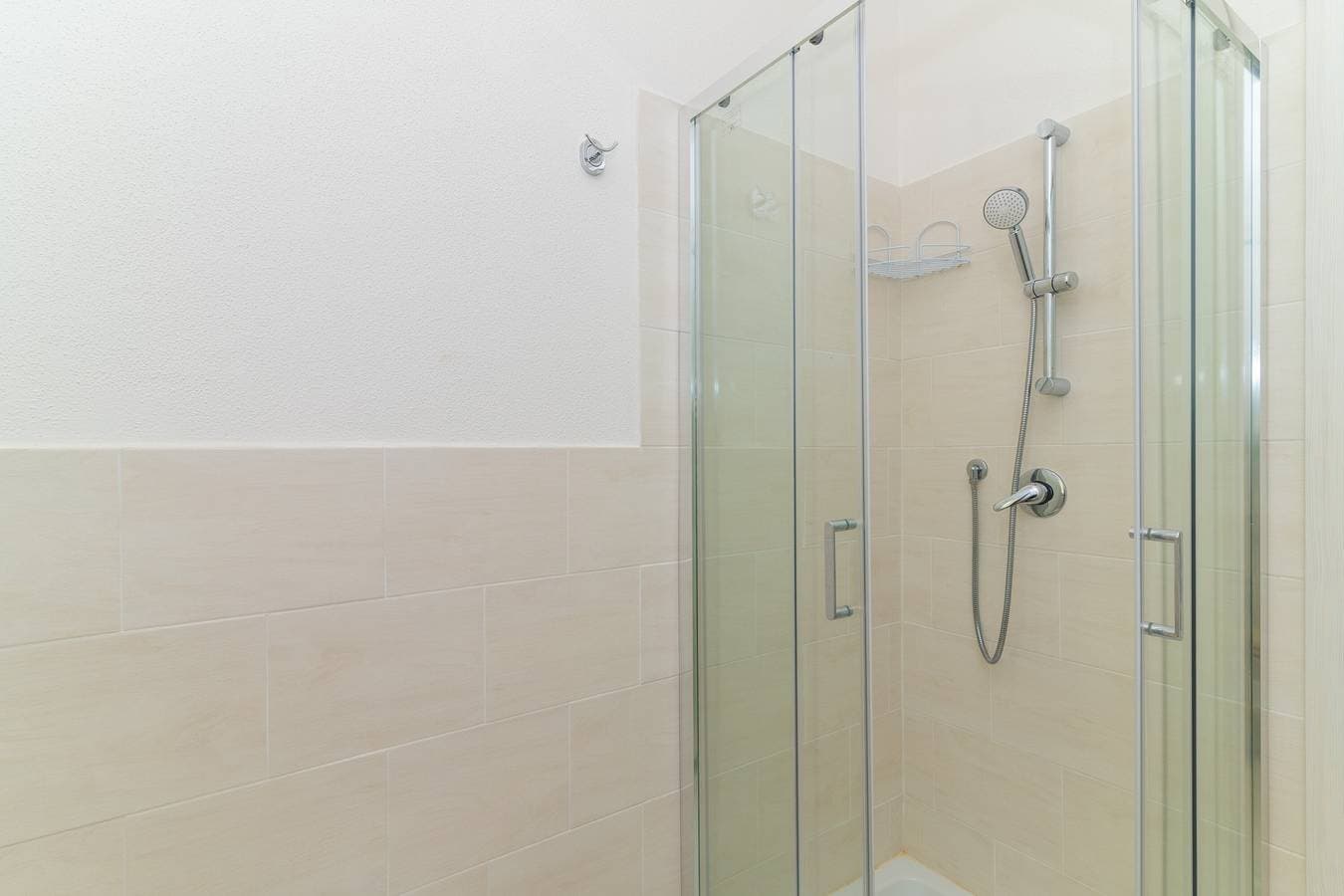 Foto 12 von 20: Ferienwohnung 'B6' mit Privatterrasse, Balkon und Klimaanlage