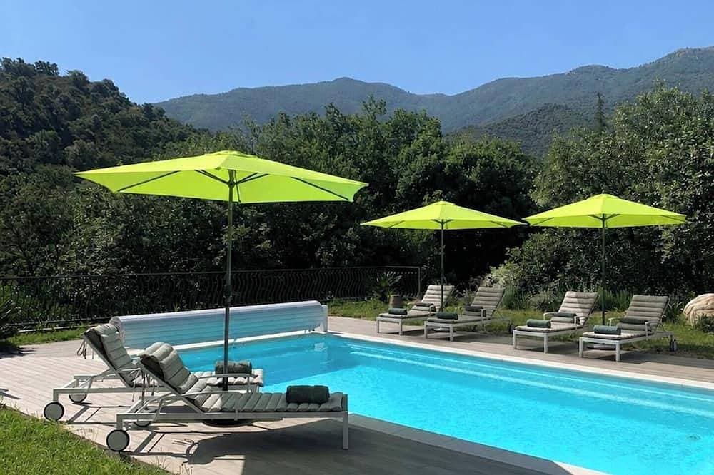 Foto 7 von 7: Les Albères Bed & Breakfast Suite with a view of the pool and terrace