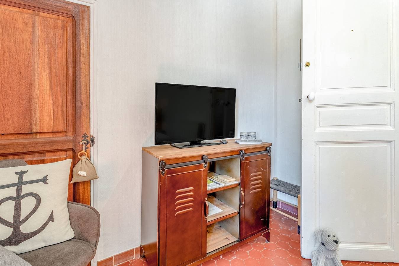 Foto 7 von 21: Gästezimmer „Aux Portes Des Alpilles“ mit Gemeinschaftspool, WLAN und Klimaanlage