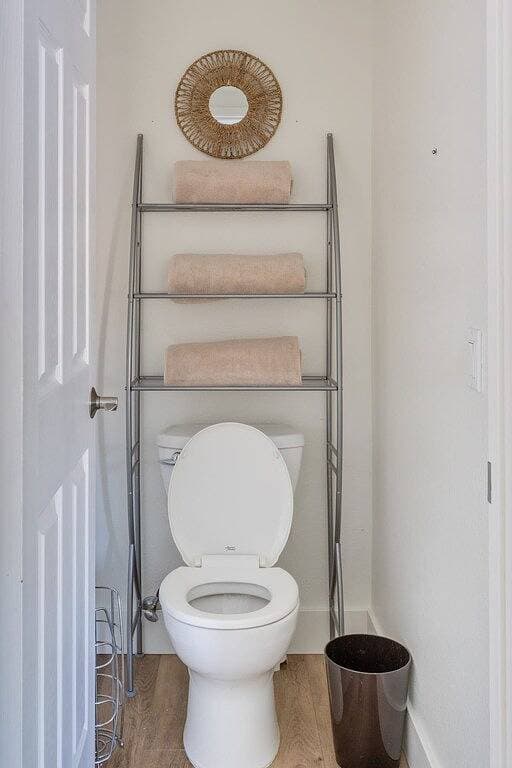 Foto 12 von 44: Coastal Chic 3 Bdrm House w/ Brand New Saltwater Pool - Walk to Tennis Garden