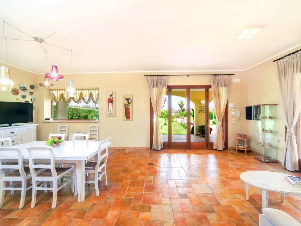 Foto 12 von 45: Gemütliche Ferienwohnung mit Kühlschrank und Bettwäsche – ideal zum Entspannen