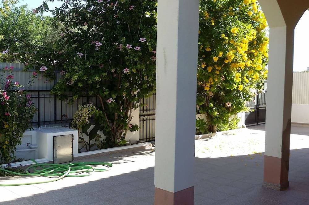 Foto 8 von 22: Hübsche Villa Für 8 Personen Mit Picine Und Privatem Garten 3Km Strände