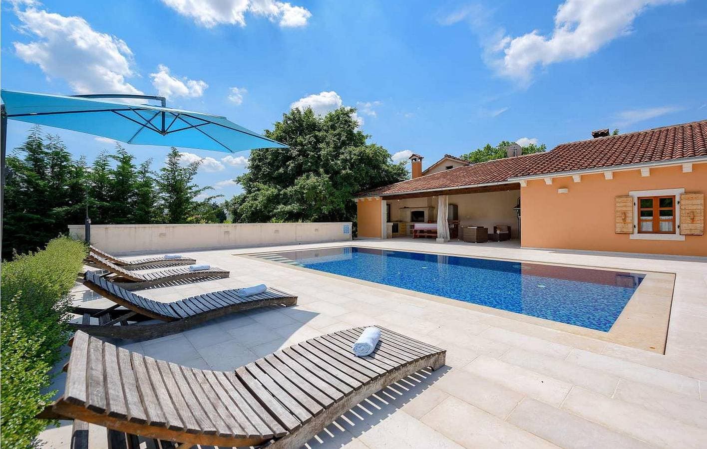 Foto 12 von 41: Charmante 2-Zimmer-Wohnung mit Pool und WLAN in der Nähe von Sveti Petar u Šumi