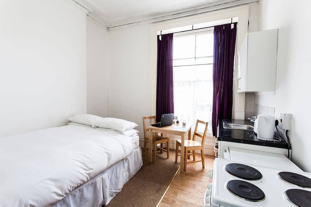 Foto 2 von 17: Budget-Studio-Gemeinsames Badezimmer
