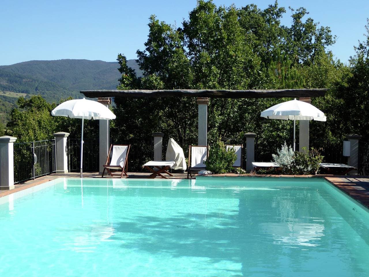 Foto 3 von 25: Ferienhaus in Montecarelli mit Pool