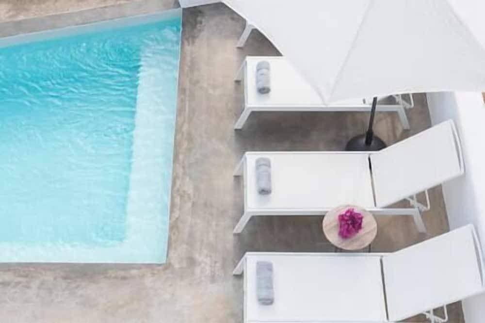 White Orchid Suites | 1 | Heated Shared Mini Pool 1