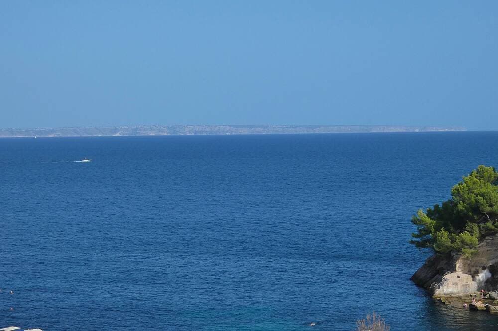 Foto 13 von 17: Sea View Apartment Between Forest and Beach – Cala Vinyes