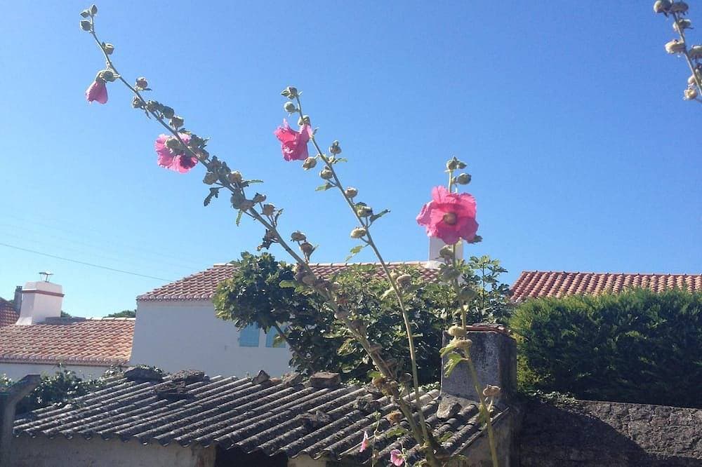 Foto 7 von 23: Typisches Haus in Noirmoutier mit umzäuntem Garten und Parkplatz, Strand 50 M