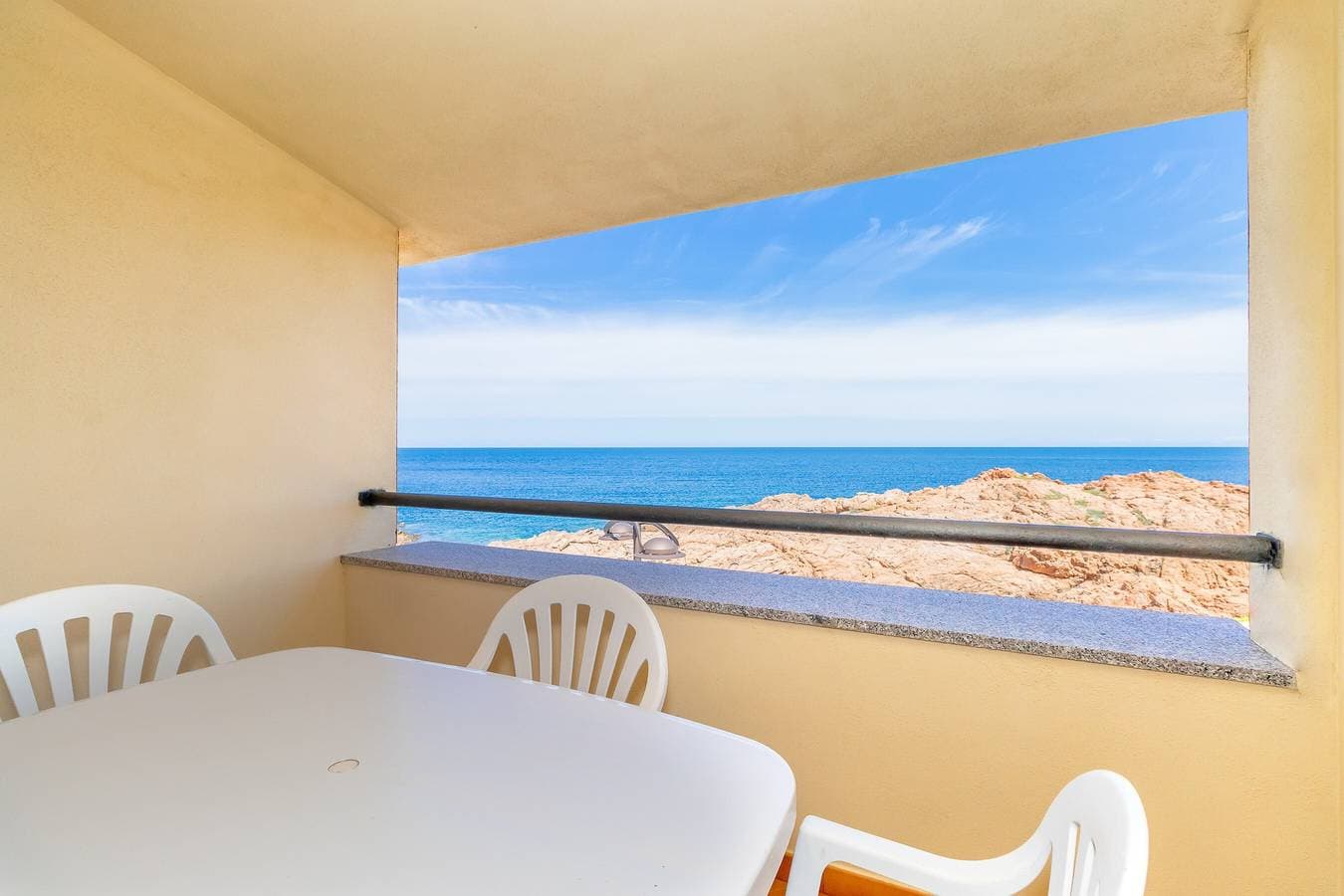 Casa sulla Scogliera Isola Rossa 1