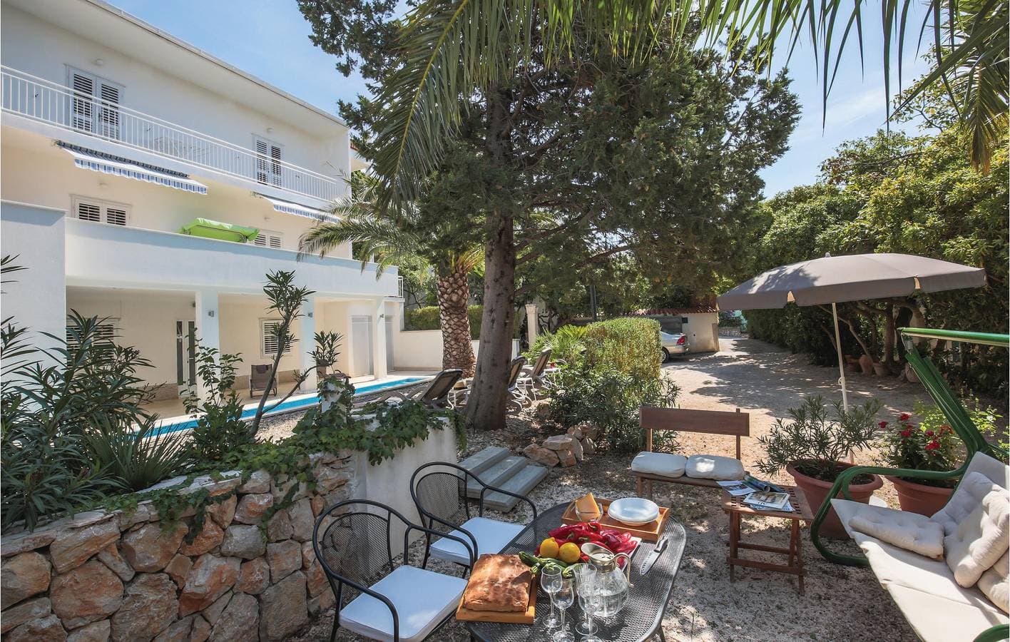 Foto 3 von 31: Gemütliche Ferienwohnung in Makarska mit Pool, Terrasse und WLAN – 400 m bis zur Küste