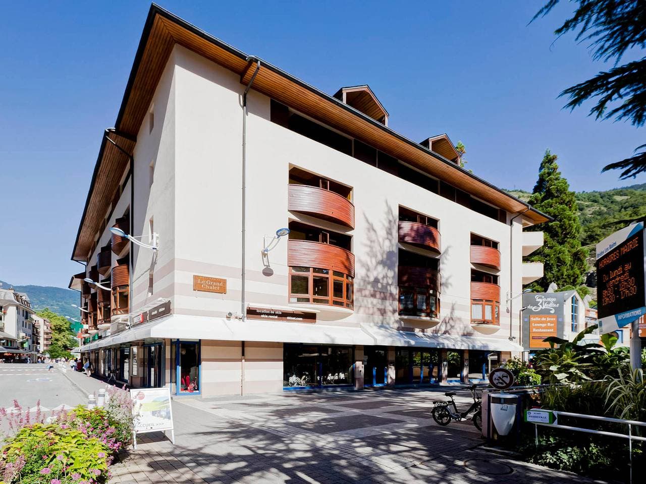 Foto 8 von 23: Gemütliches Studio mit Balkon und WiFi in Brides