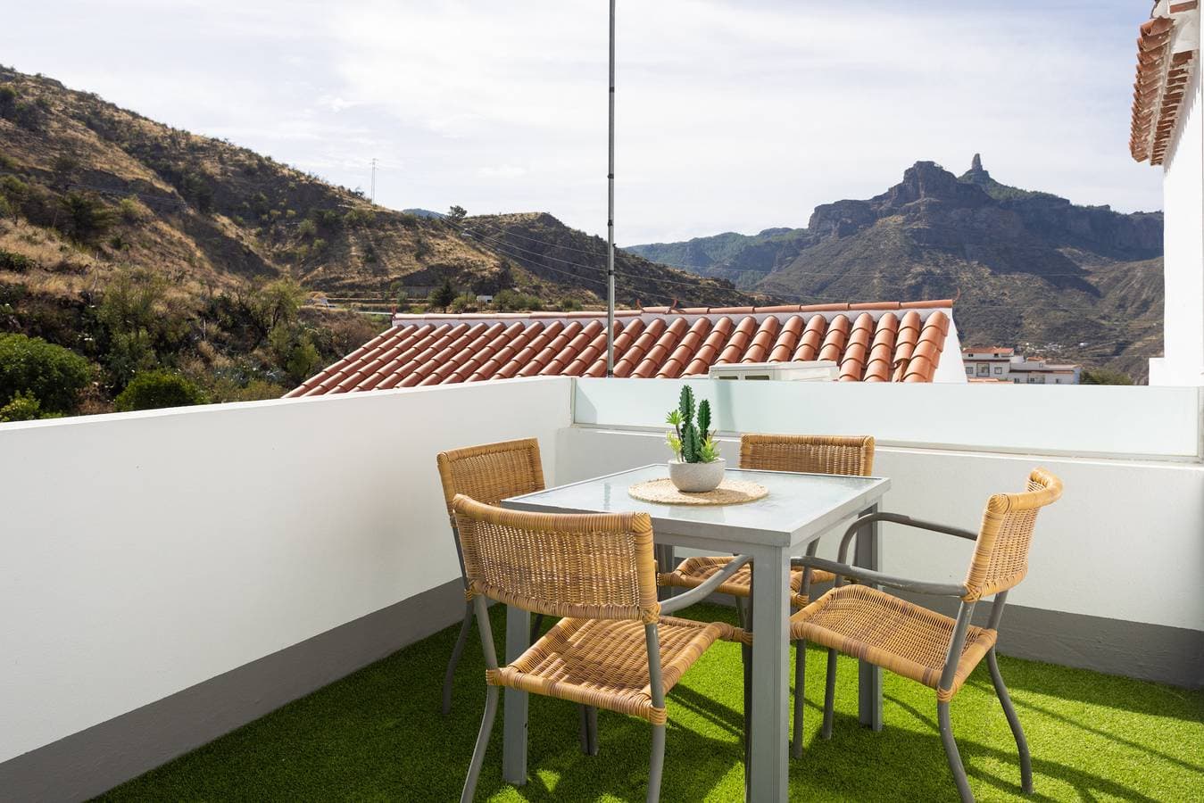Im Naturpark mit Terrasse und Sicht auf Roque Nublo 1