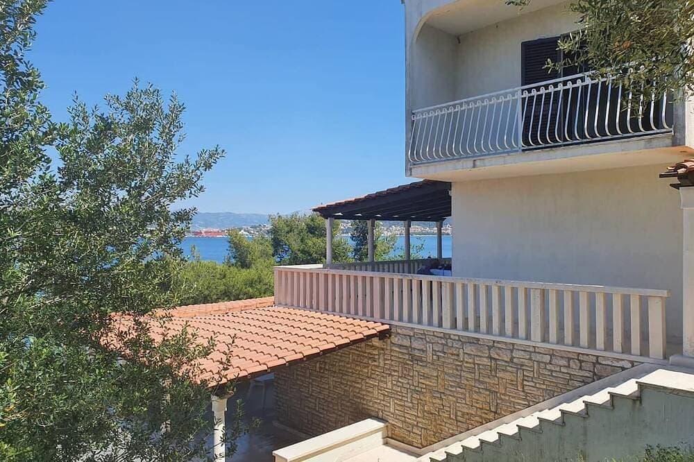 Foto 8 von 21: Seafront House with beautiful terraces and private beach